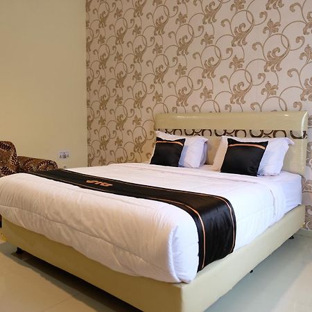 Oyo 1616 Hotel Central City 2 Tanjung Pandan Esterno foto