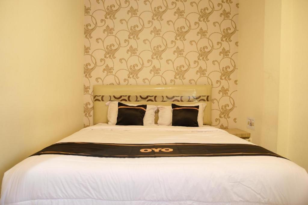 Oyo 1616 Hotel Central City 2 Tanjung Pandan Esterno foto