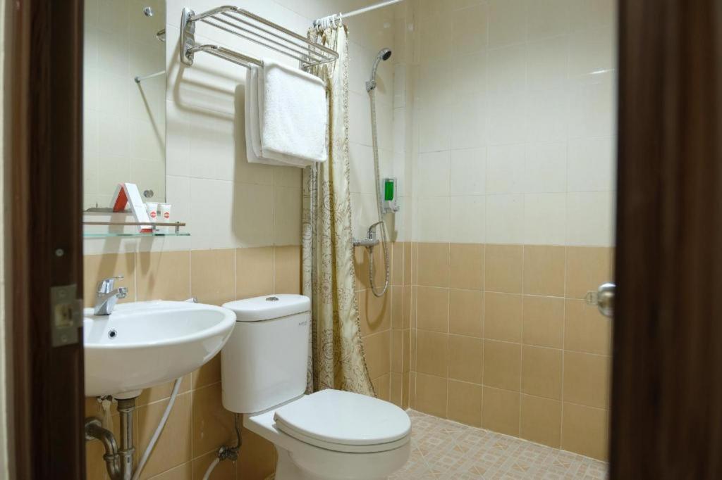 Oyo 1616 Hotel Central City 2 Tanjung Pandan Esterno foto