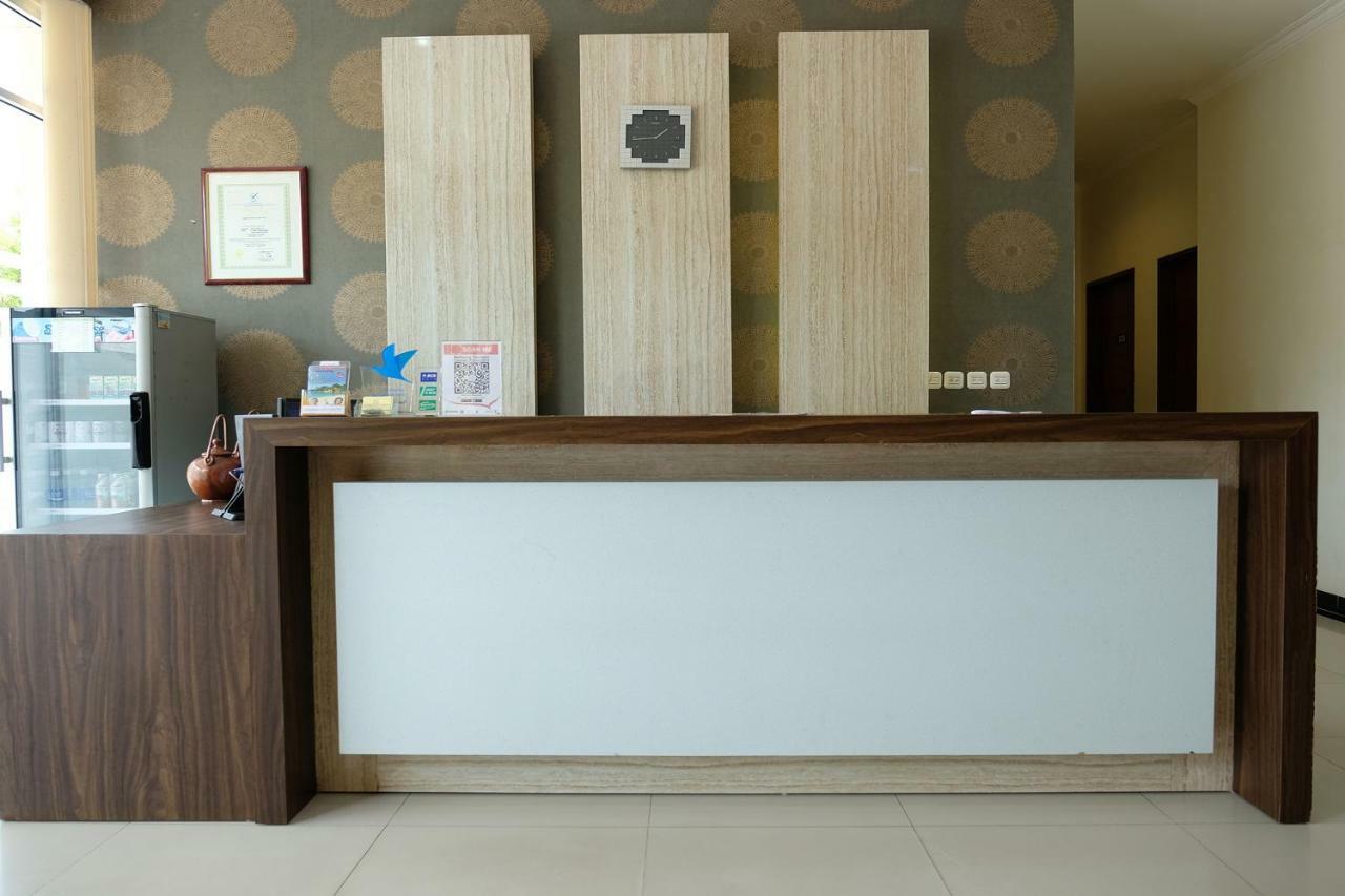 Oyo 1616 Hotel Central City 2 Tanjung Pandan Esterno foto