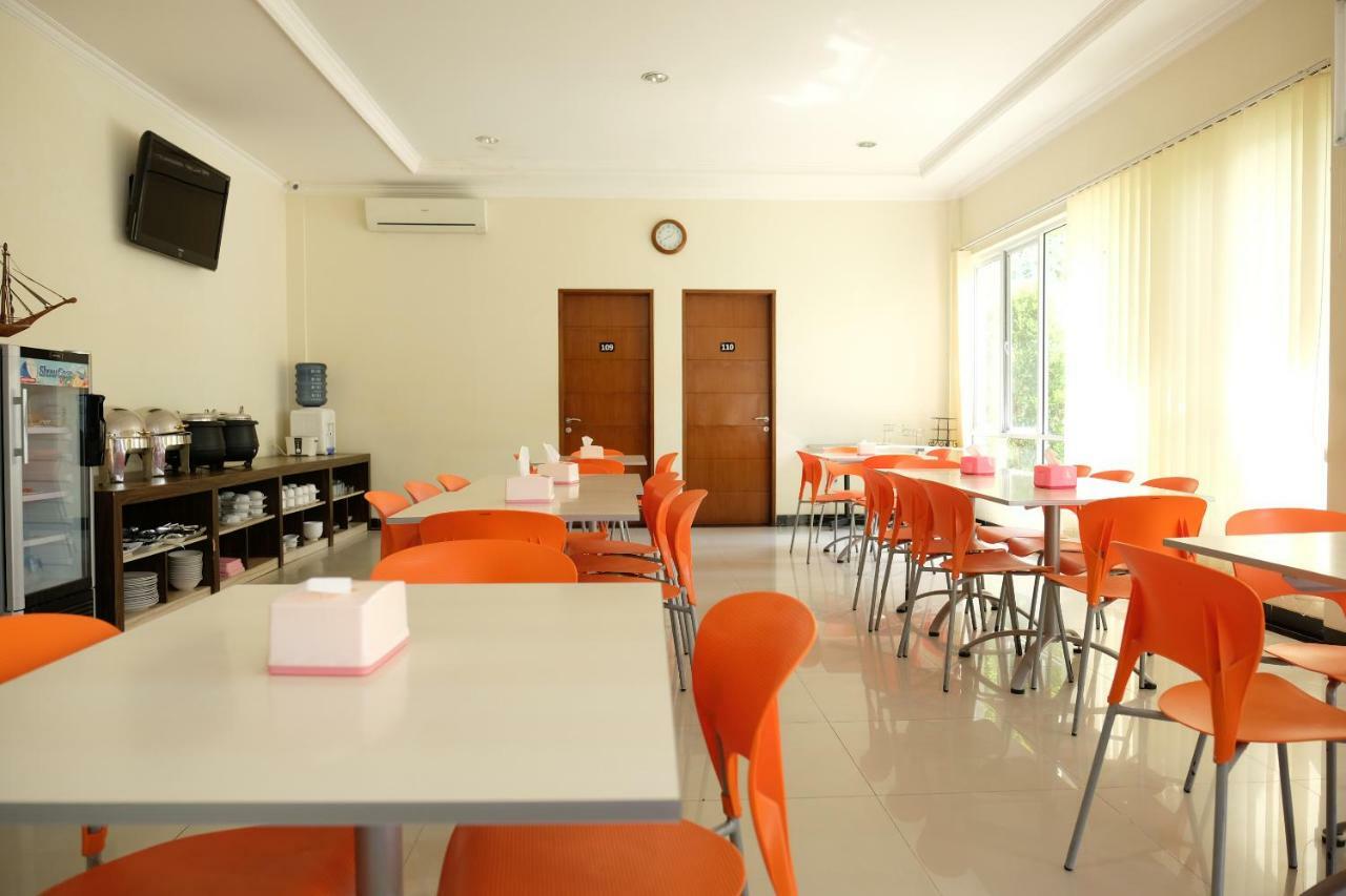 Oyo 1616 Hotel Central City 2 Tanjung Pandan Esterno foto