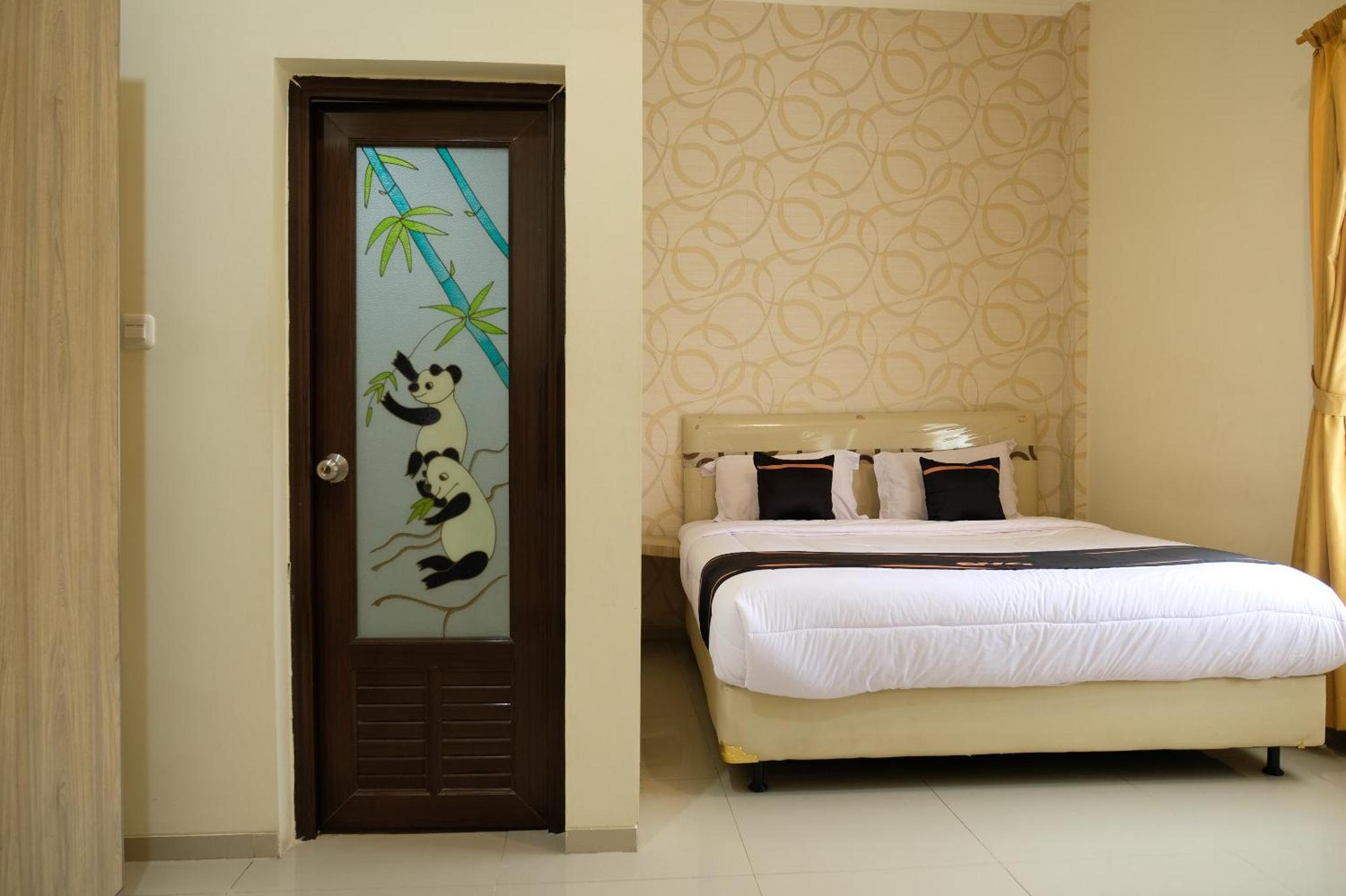 Oyo 1616 Hotel Central City 2 Tanjung Pandan Esterno foto