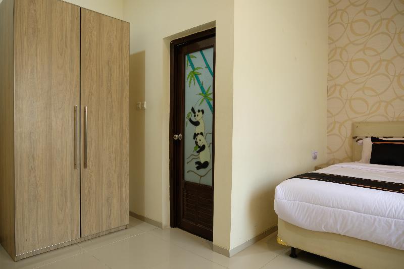 Oyo 1616 Hotel Central City 2 Tanjung Pandan Esterno foto